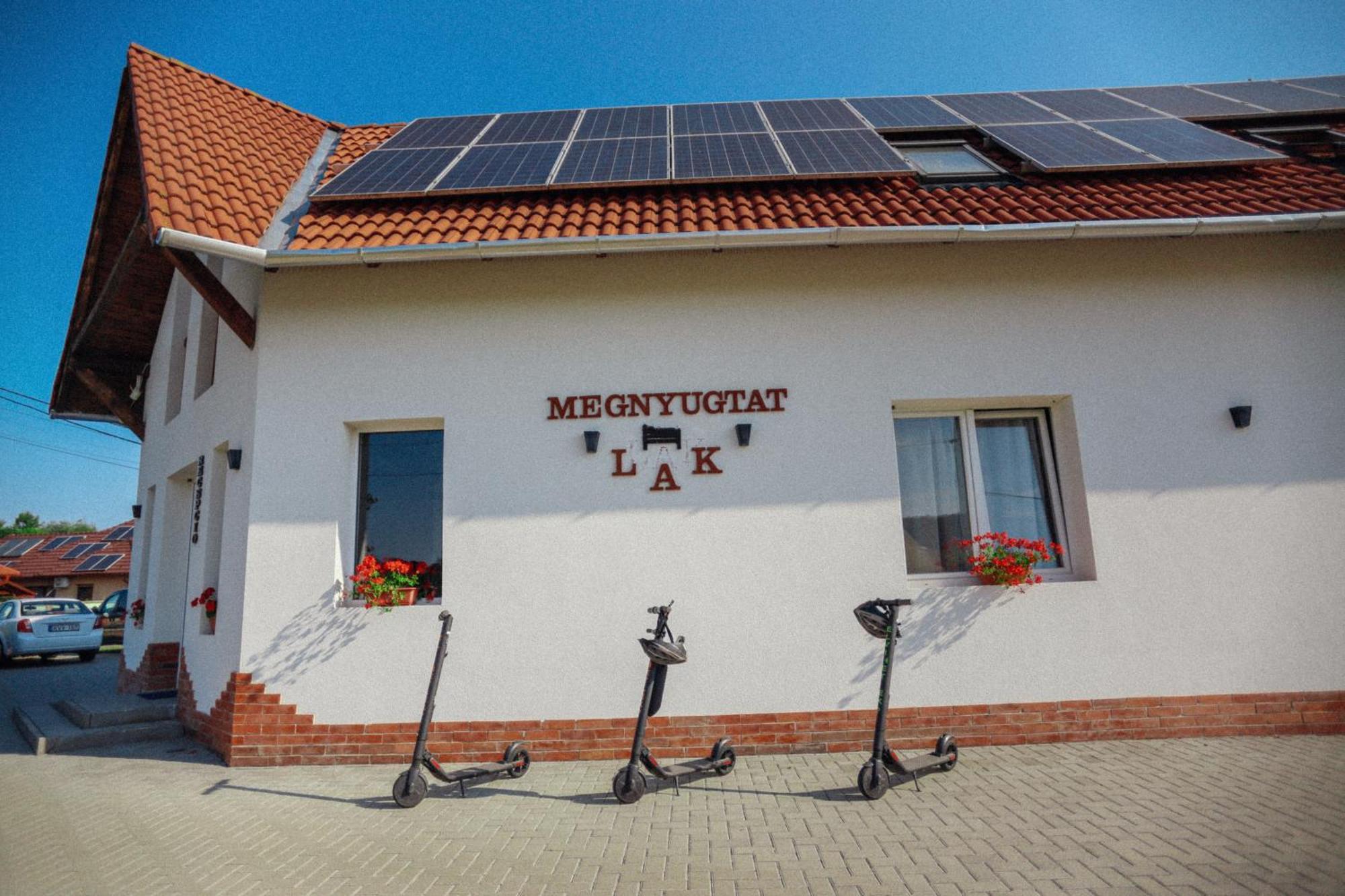 Megnyugtat-Lak Apartmanhaz Demjen Exterior photo